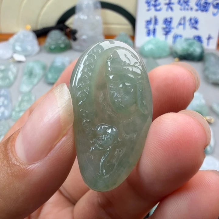 翡翠未镶嵌颈饰翡翠