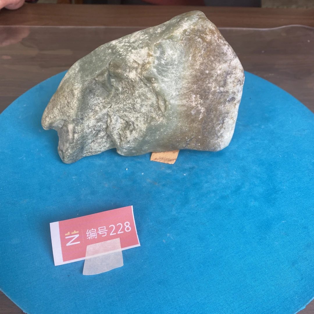 现货新疆玉料原石发一件编号228