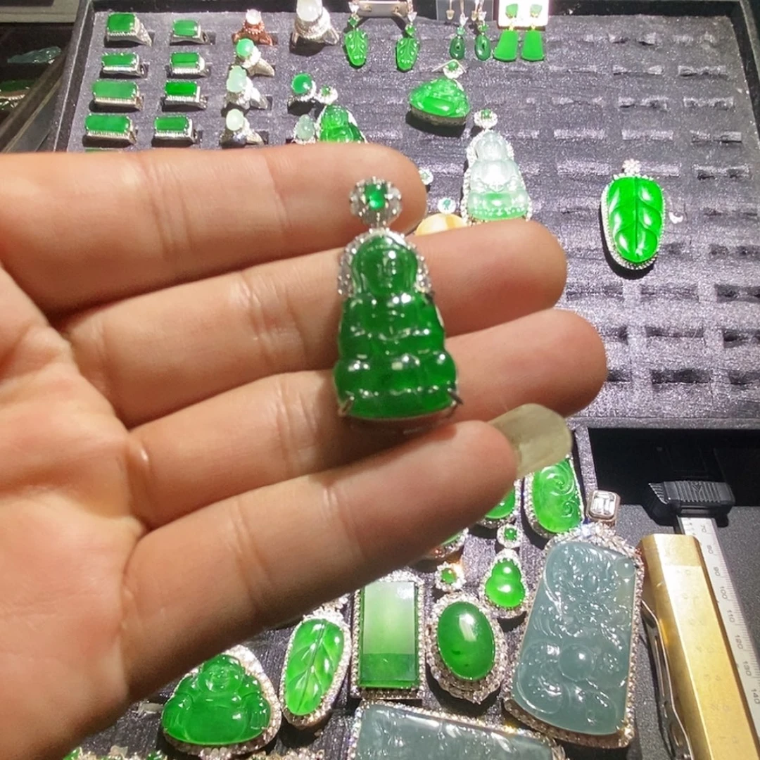 翡翠未镶嵌吊坠(赠链)A货翡翠8