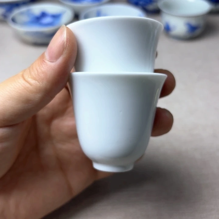 景德镇陶瓷小杯子白色