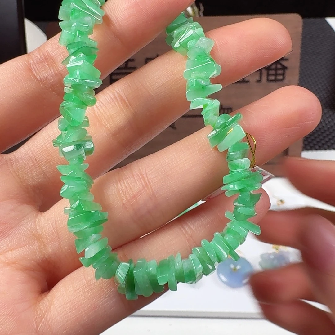 翡翠未镶嵌颈饰11