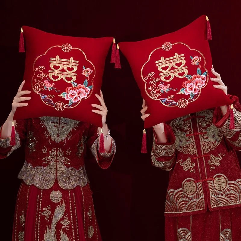 结婚抱枕一对婚庆婚房靠垫中式结婚客厅红色刺绣喜字喜枕床头靠枕