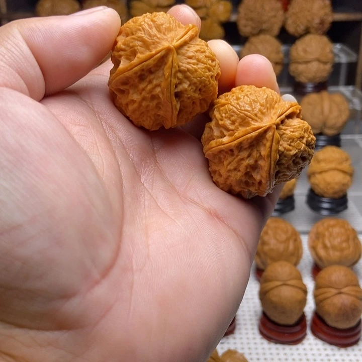 文玩核桃吊坠2佛肚三棱