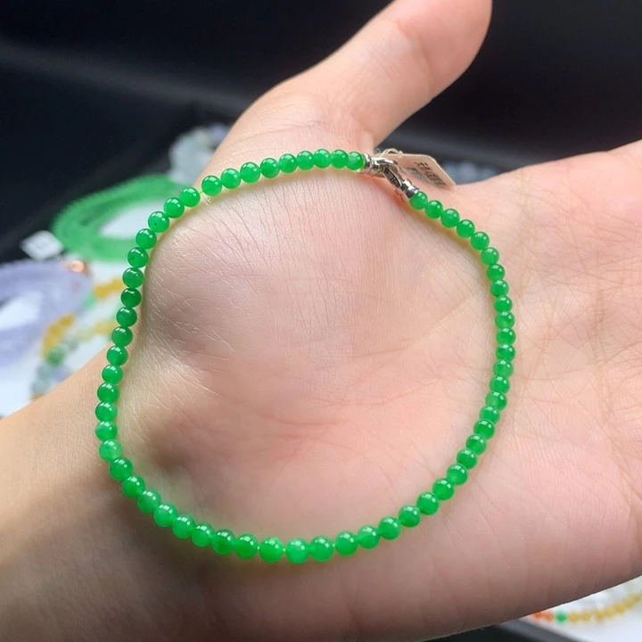 翡翠手镯未镶嵌翡翠