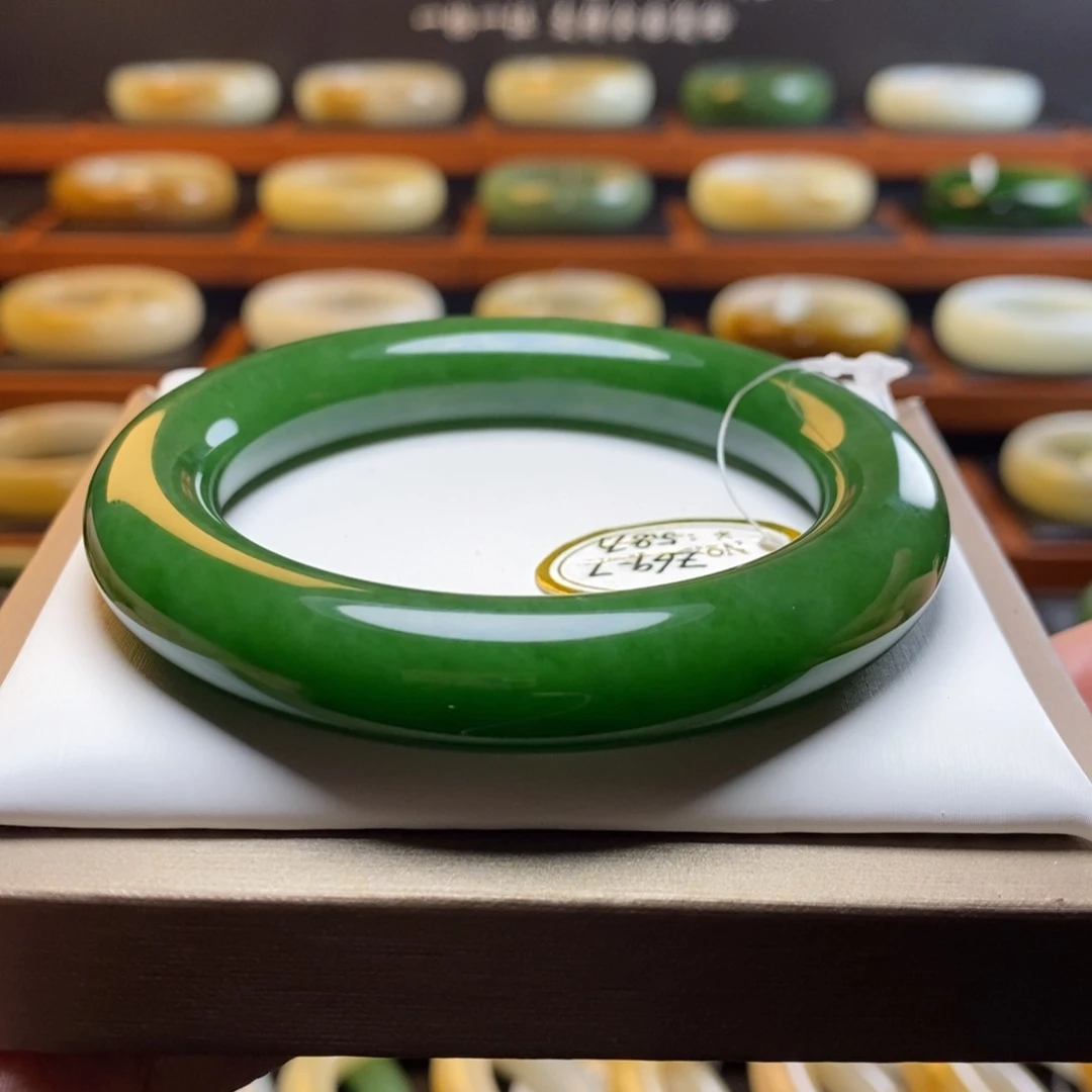 和田玉未镶嵌手镯55圈