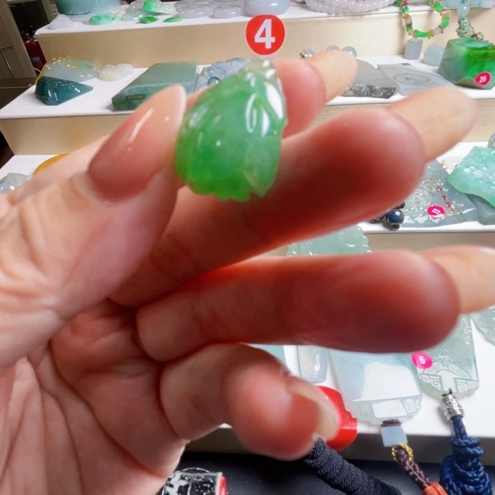 颈饰未镶嵌翡翠天然翡翠