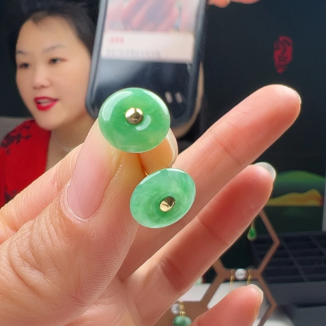 翡翠18K金镶嵌耳饰天然翡翠