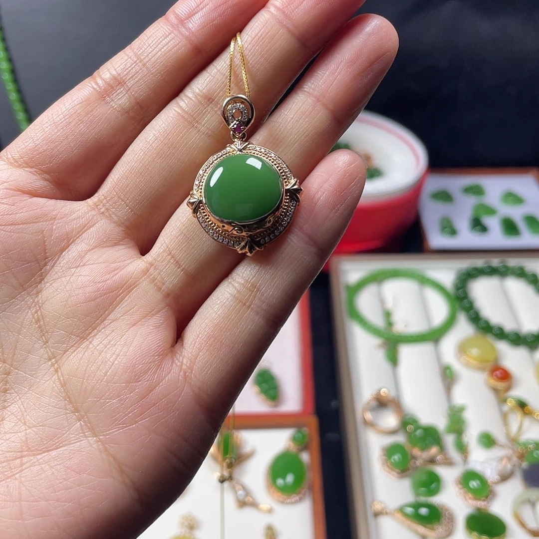 和田玉挂件18K金镶嵌瑞*