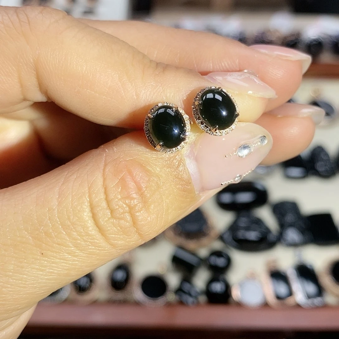 翡翠耳饰18K金镶嵌墨翠吊坠