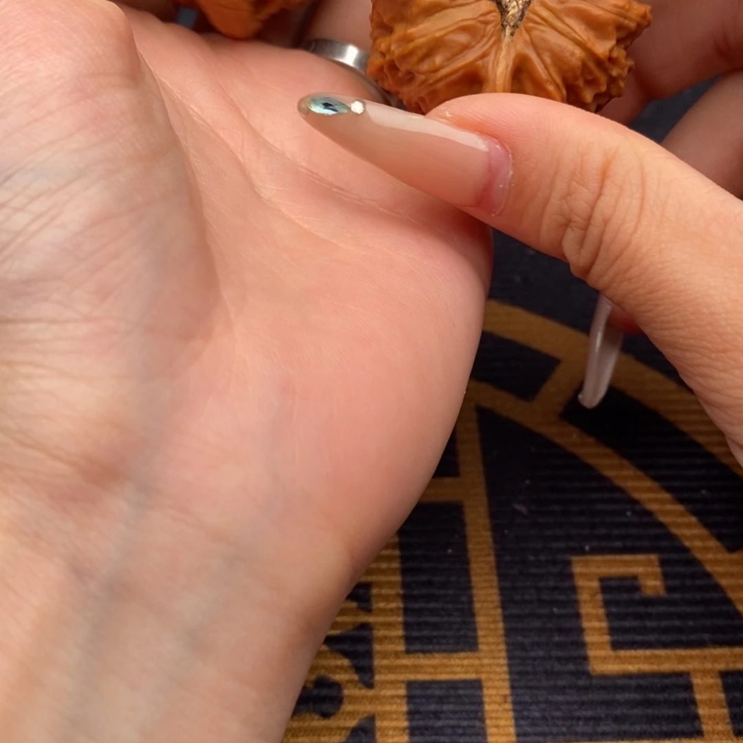 L***文文玩核桃吊坠白狮子