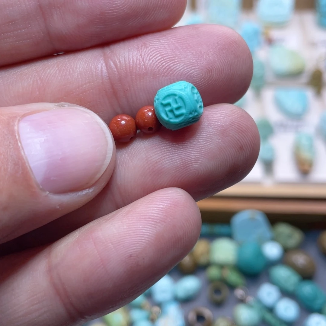 南红玛瑙配饰未镶嵌