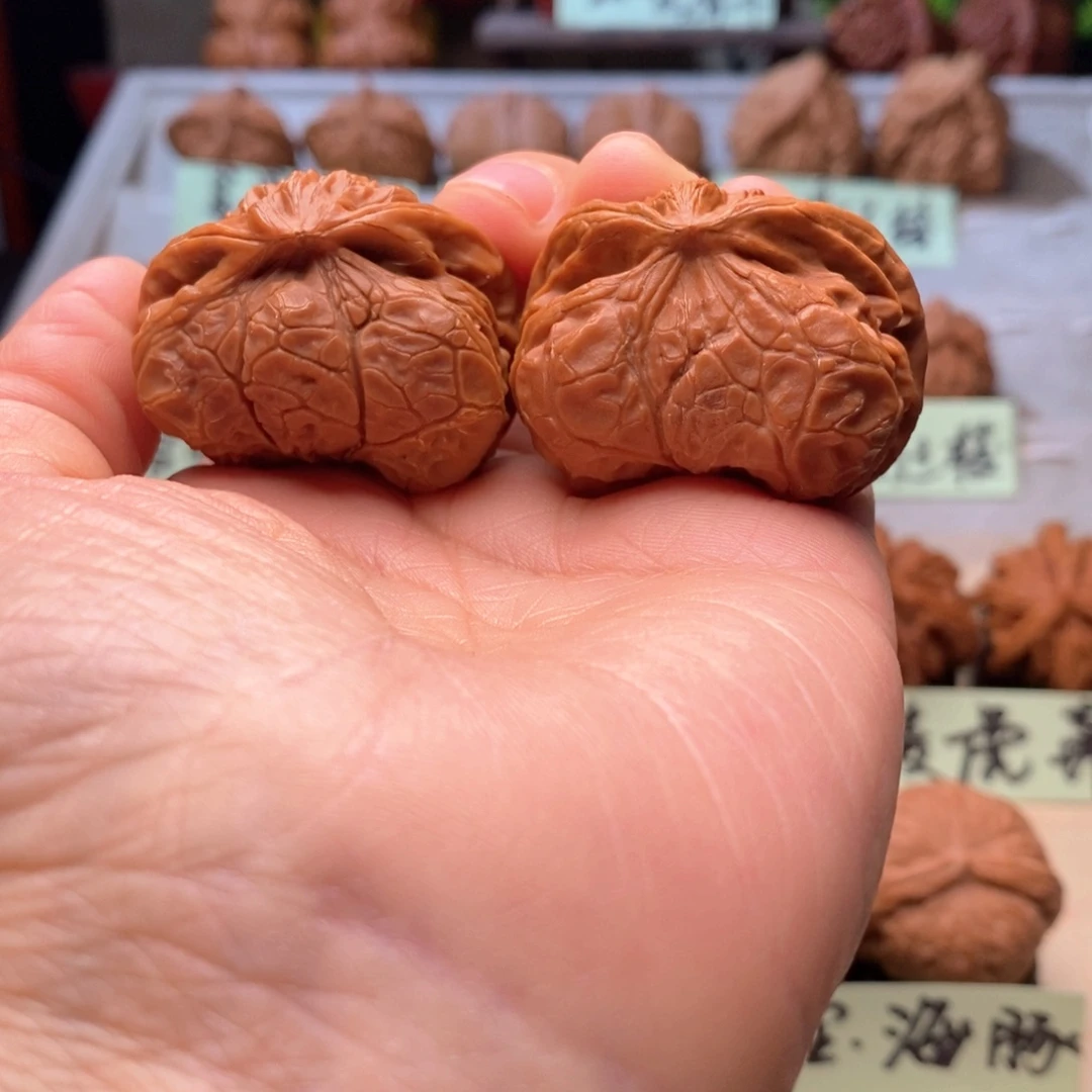 恍***世文玩核桃把件宫灯蛇