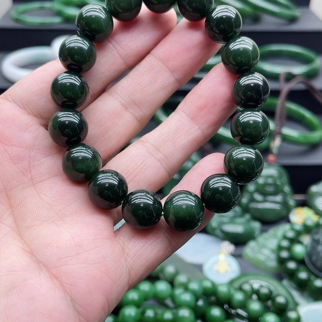 牛***哥未镶嵌手链和田玉（碧玉）
