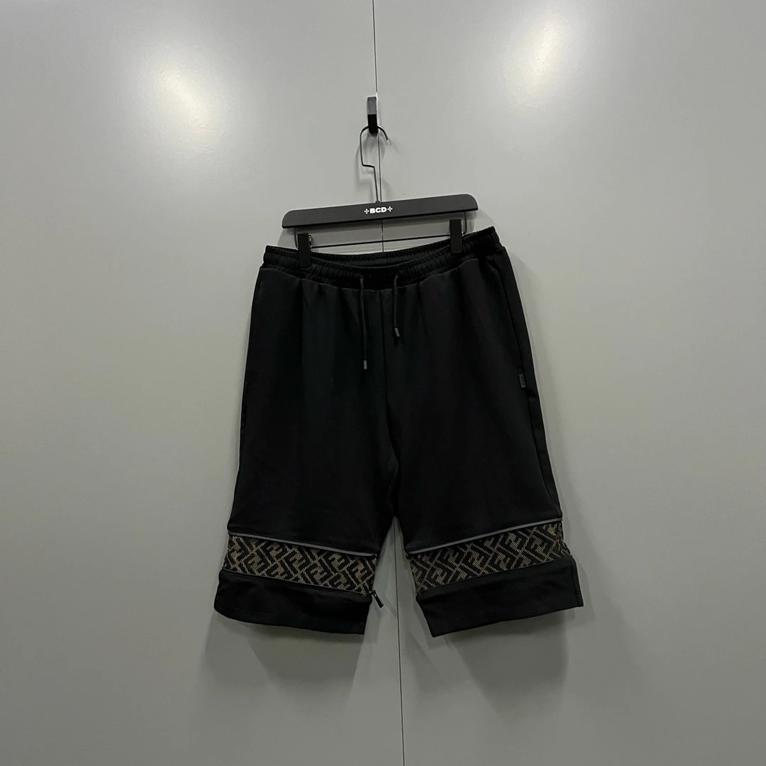 未使用 FENDI/芬迪 （ll） 008650 网纱双F拼接短裤 46码