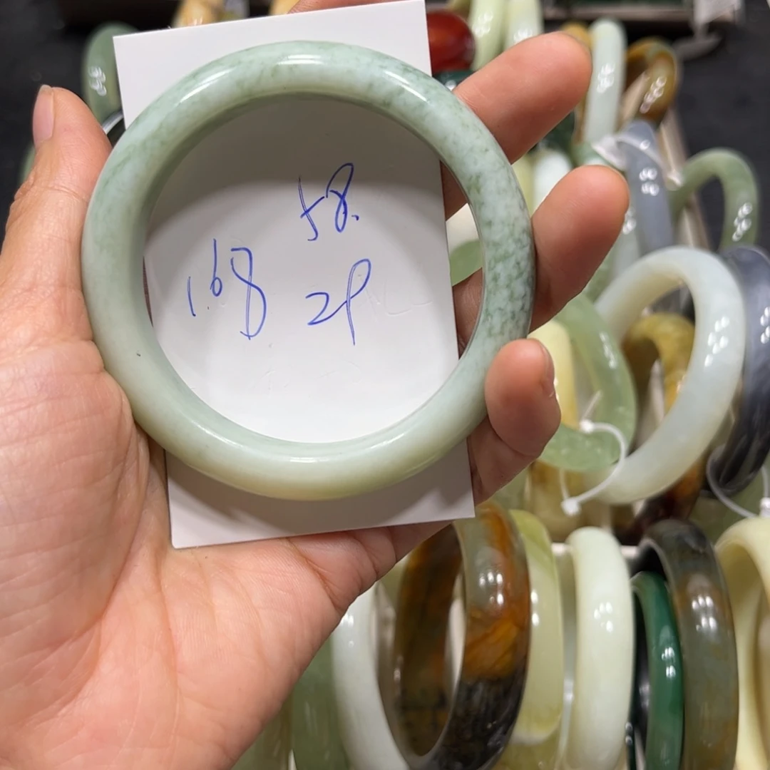 高***苔蛇纹石玉未镶嵌手镯