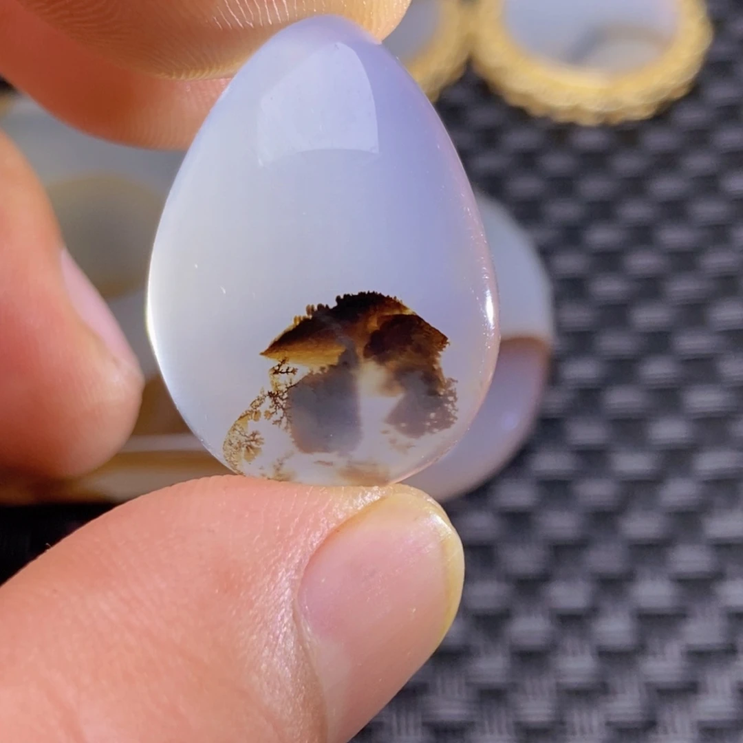 【闪购商品】未镶嵌颈饰玛瑙/玉髓心**树