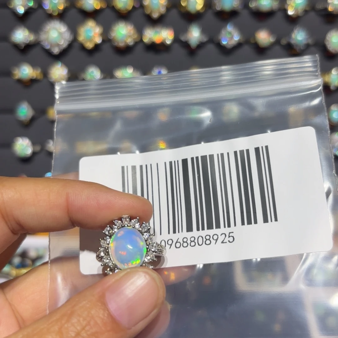 亓***.欧泊银S925镶嵌戒指