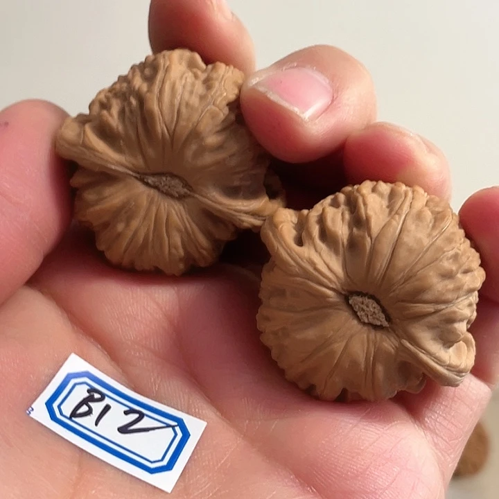 桃核吊坠核桃白狮子