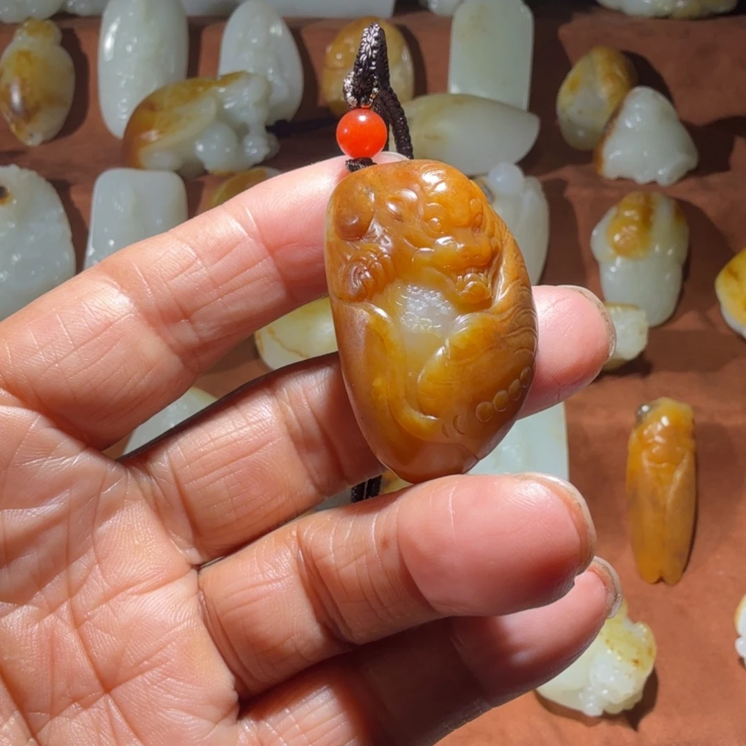 平***湖和田玉未镶嵌颈饰