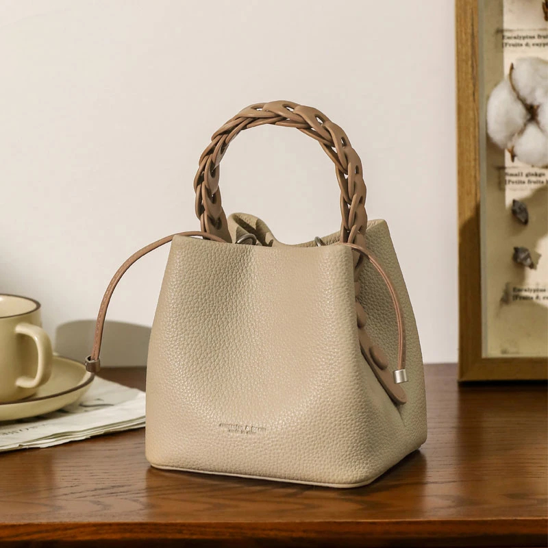 水桶包包女款爆款2025流行款包包百搭气质单肩斜挎包小众手提女包