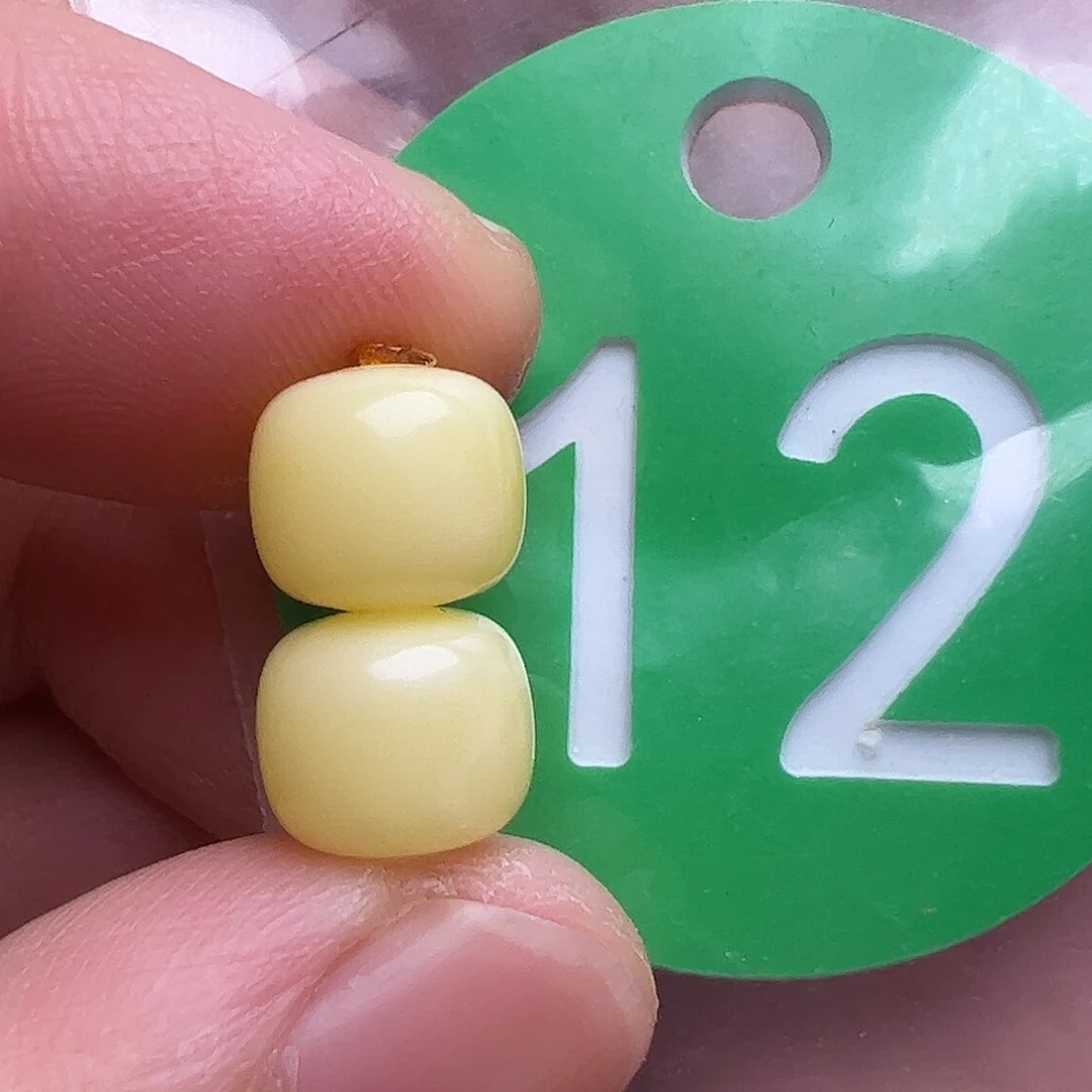 未镶嵌蜜蜡裸石8m m