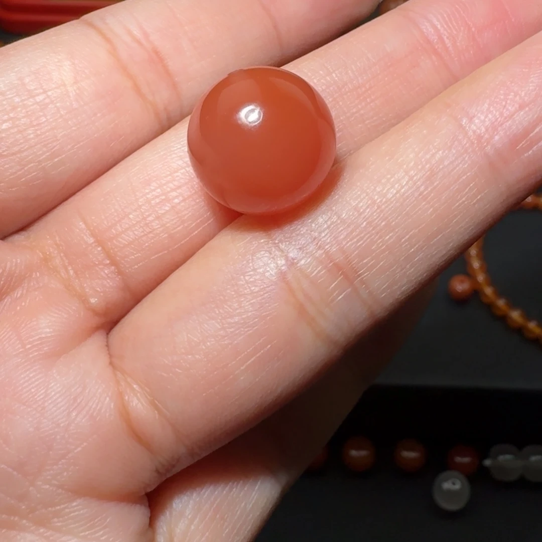 八***汤南红玛瑙未镶嵌樱桃红圆珠微微纹14.8