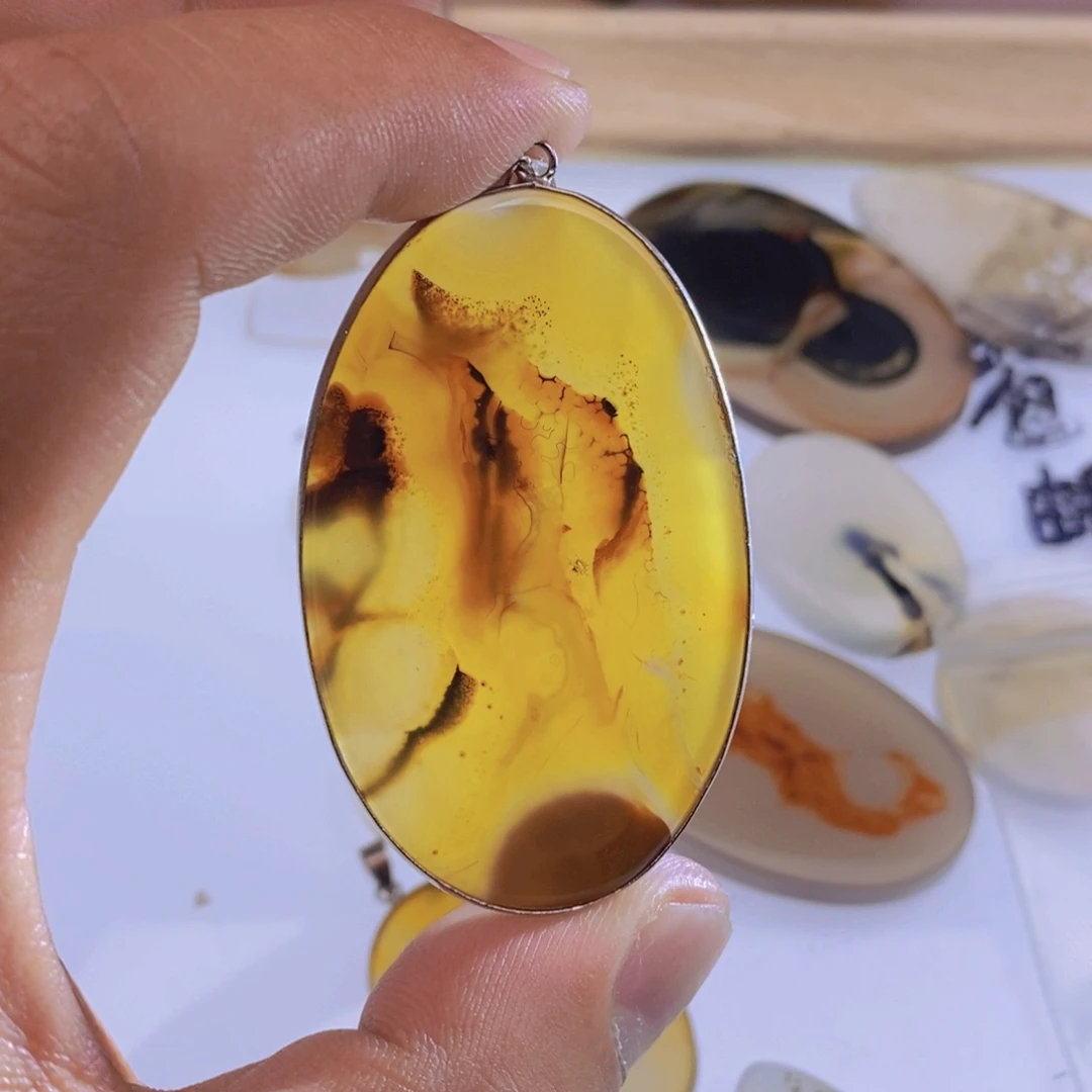 玛瑙/玉髓颈饰未镶嵌丫**?