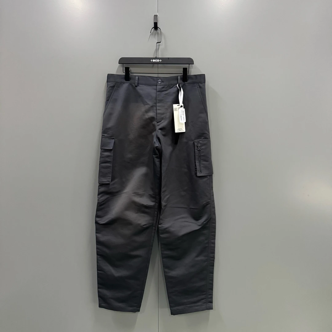 未使用 LouisVuitton/路易威登 (ll) 黑色工装裤38 40 44码016658