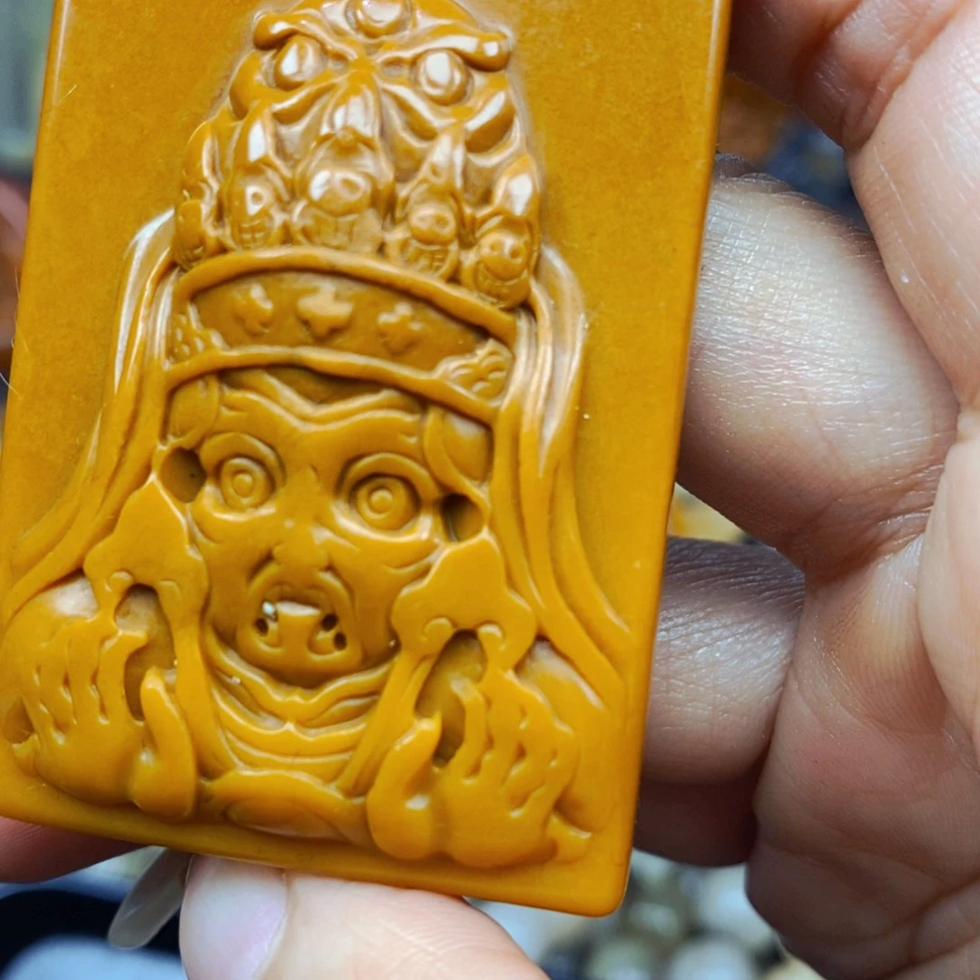 石英质玉（黄龙玉）未镶嵌颈饰