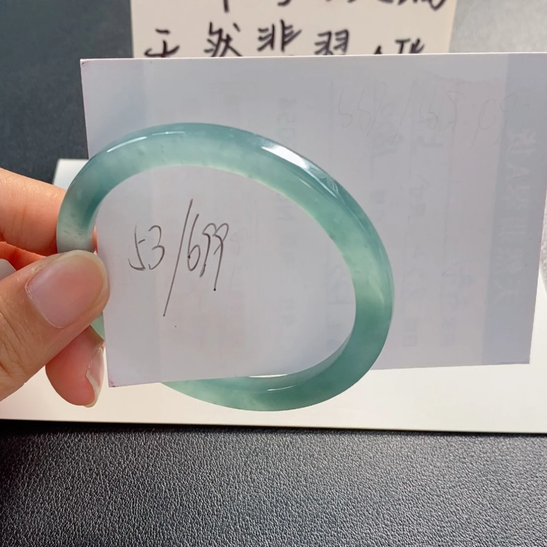 未镶嵌手镯翡翠天然翡翠