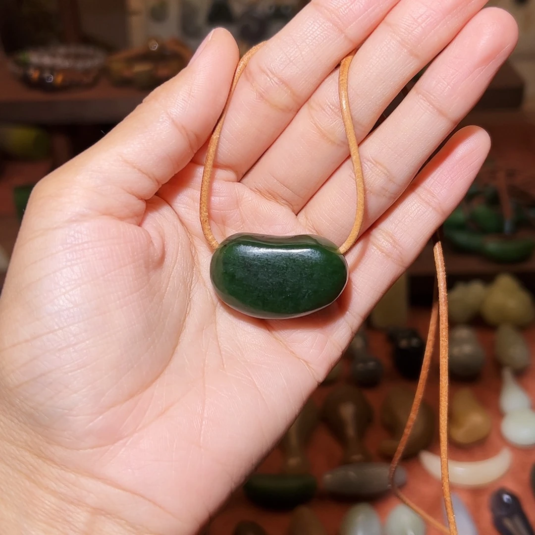 今****和田玉未镶嵌颈饰