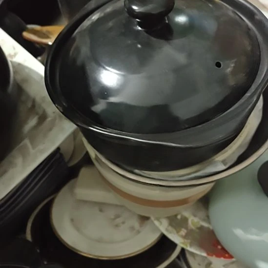 瓷砂锅煲汤熬粥炖肉，