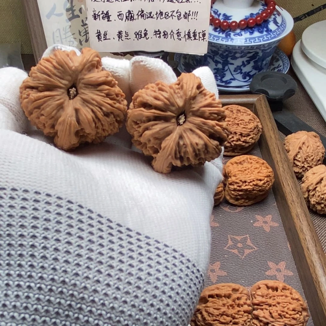 把件文玩核桃万**力南疆38