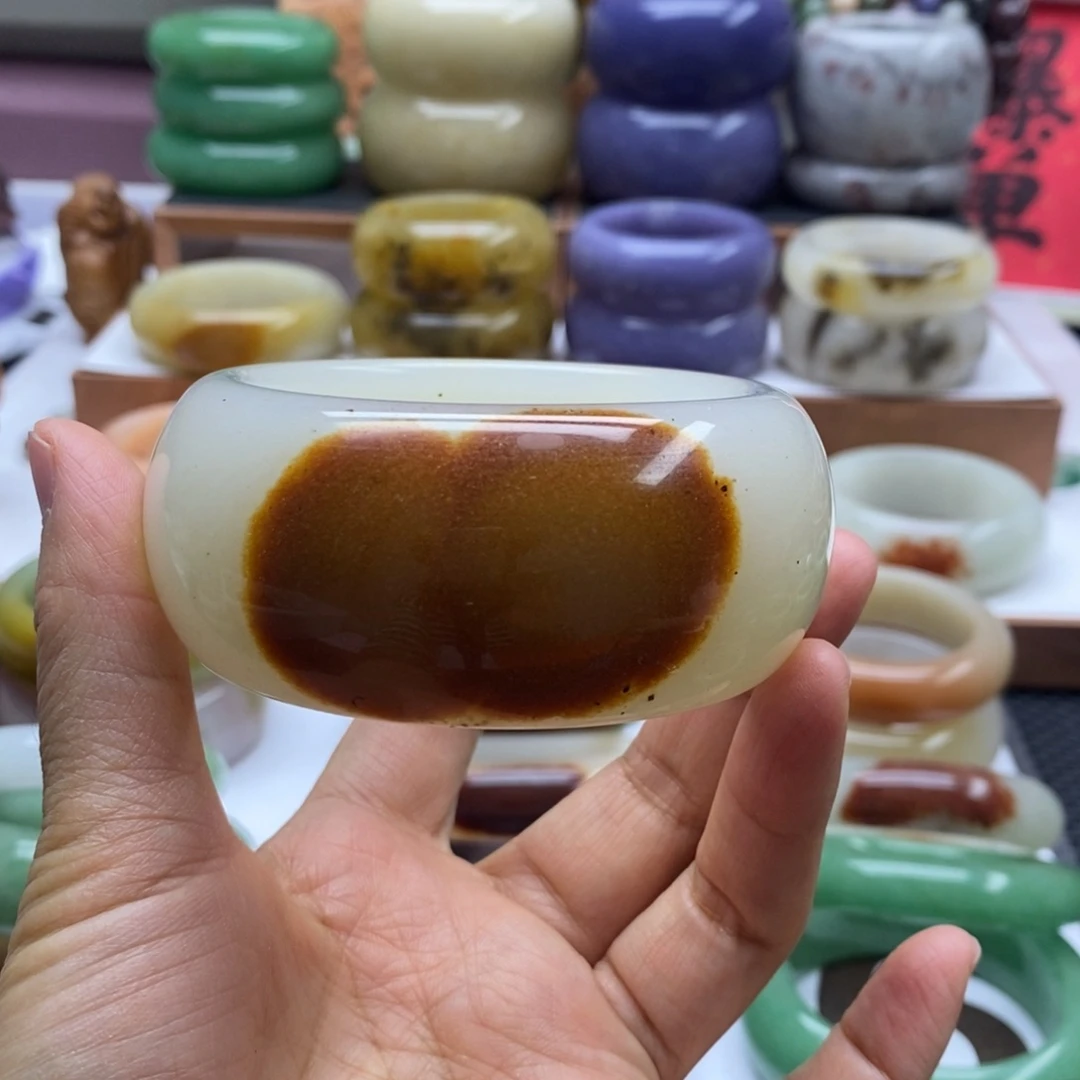 心****未镶嵌手镯石英岩玉