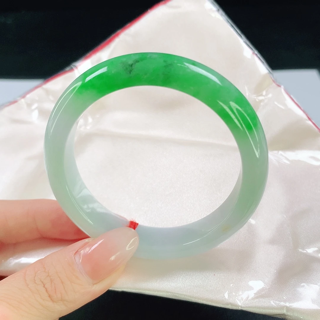 翡翠手镯未镶嵌140翡翠