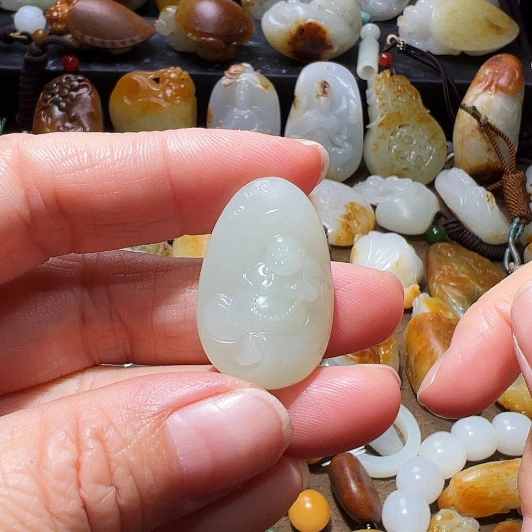 和田玉颈饰未镶嵌