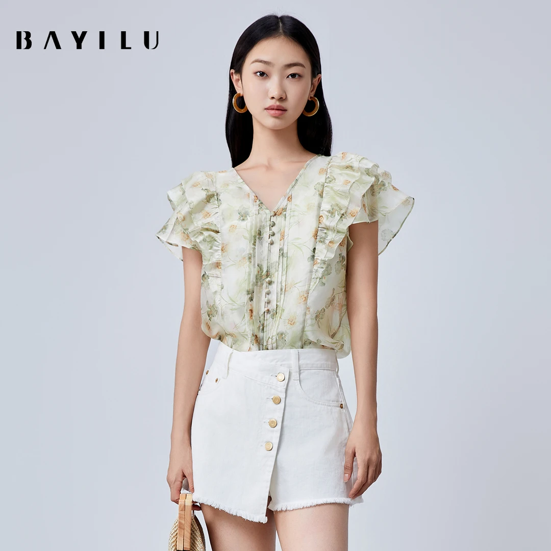 【力力淘】芭依璐夏季衬衫女v领碎花袖荷叶边显瘦上衣90C0537