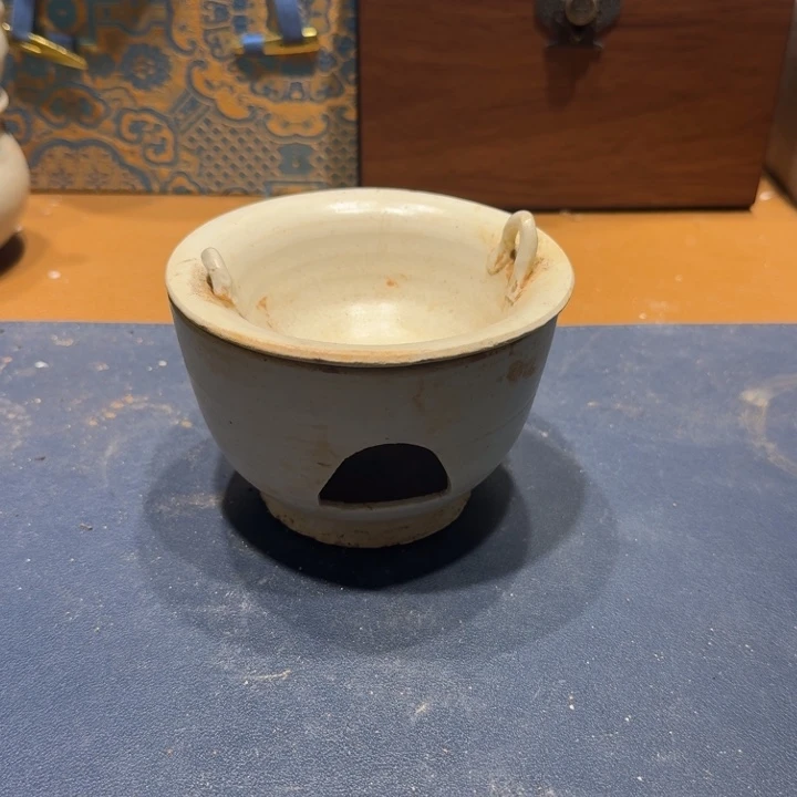 器***局其他漂亮的小瓷瓶子
