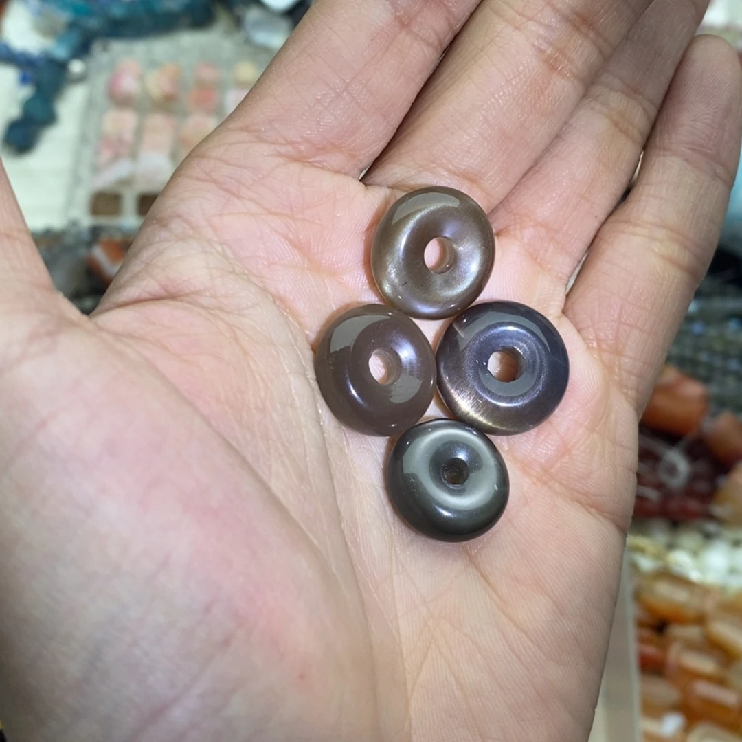 玛瑙/玉髓未镶嵌珠宝半成品一个天然强光骨干平安扣