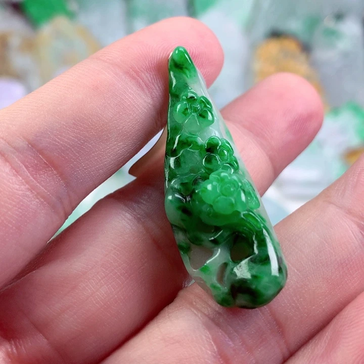 吊坠(不含链)未镶嵌翡翠