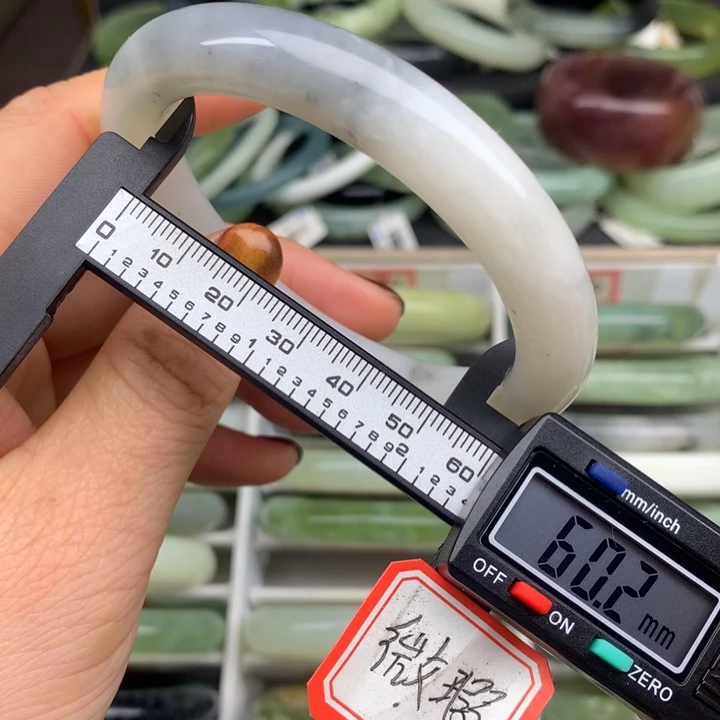蛇纹石玉未镶嵌手镯535