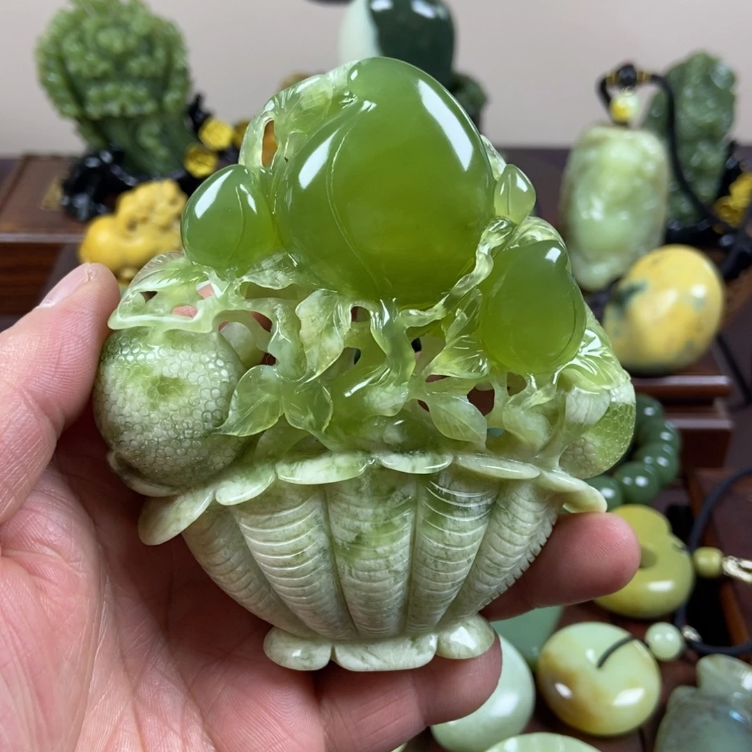 蛇纹石玉未镶嵌摆件