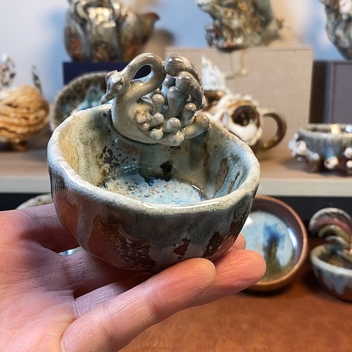 瓷片我们的确是一个人的
