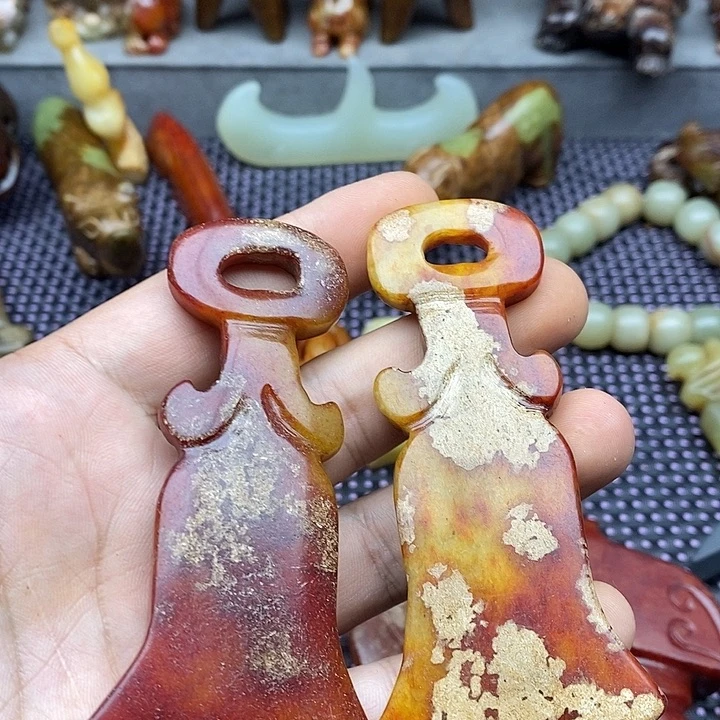 蛇纹石玉未镶嵌颈饰穿*