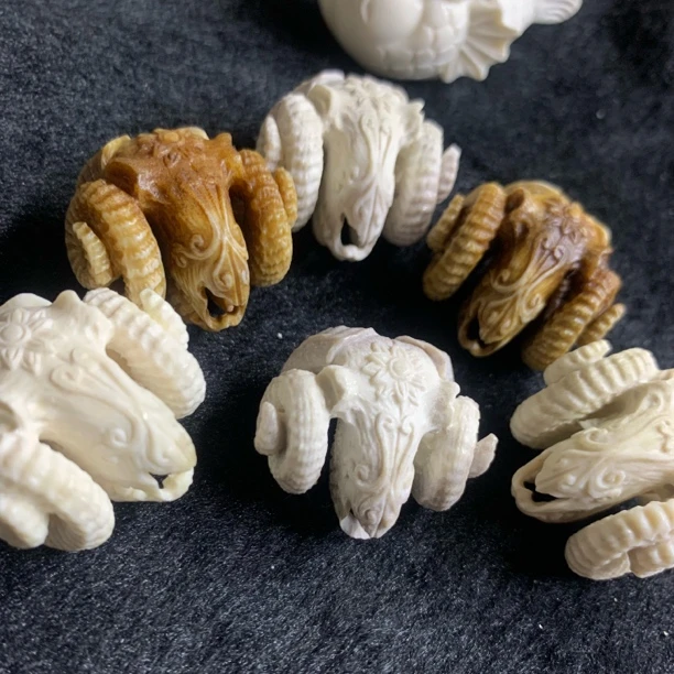 鹿角雕刻羊头三通吊坠配饰