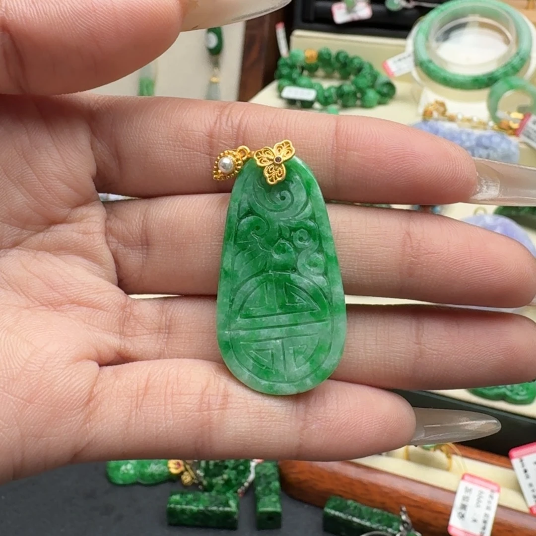 翡翠未镶嵌颈饰翡翠吊坠