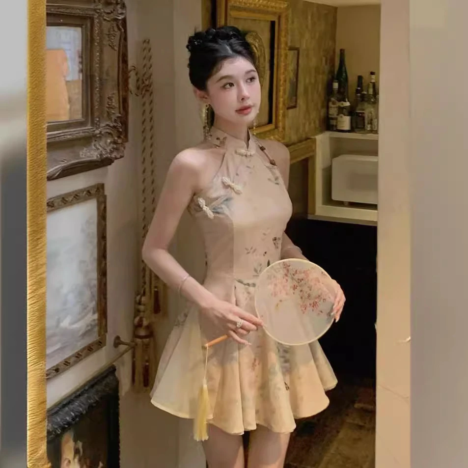 新中式国风改良旗袍复古挂脖连衣裙女夏季新款高级感收腰a字裙子