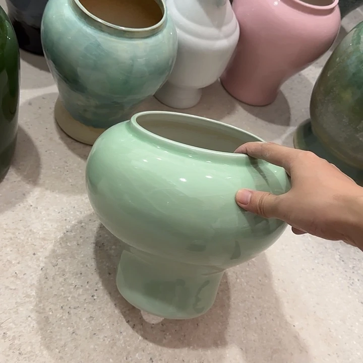 白泥花盆微瑕有孔