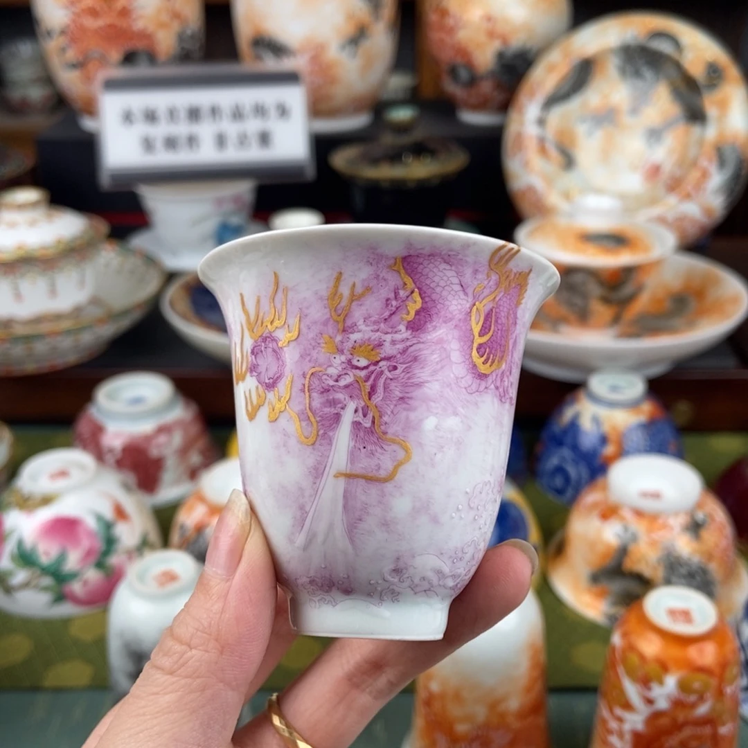 陶瓷的设计师是一个人的
