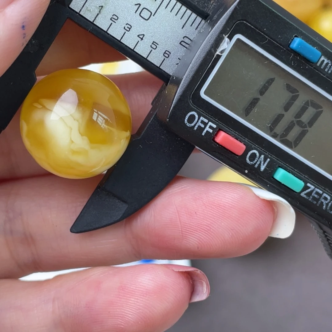 未镶嵌琥珀裸石蜜蜡38